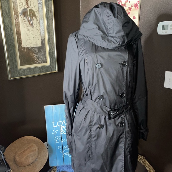 #29🎊Live 3/10/23 @7:30pm cst🖤Great Used Condition M Tumi Trench coat. - Picture 5 of 16